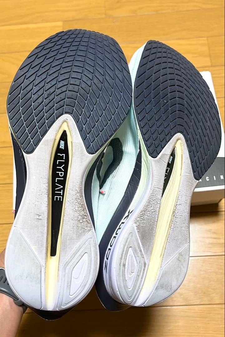 ナイキ ヴェイパーフライ4 希少サイズ ウィメンズ27.0 メンズ26.5