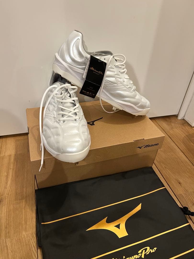 Mizuno CUSHION REVO ホワイト スパイク