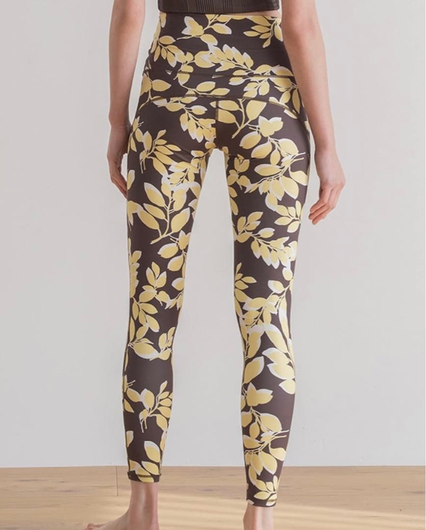 スカーラ　リーフバイカラーレギンス Mサイズ 未使用品