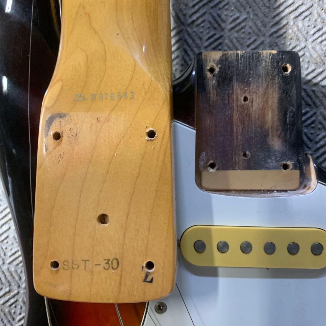 J714R Squier Stratocaster エレキギター SST-30