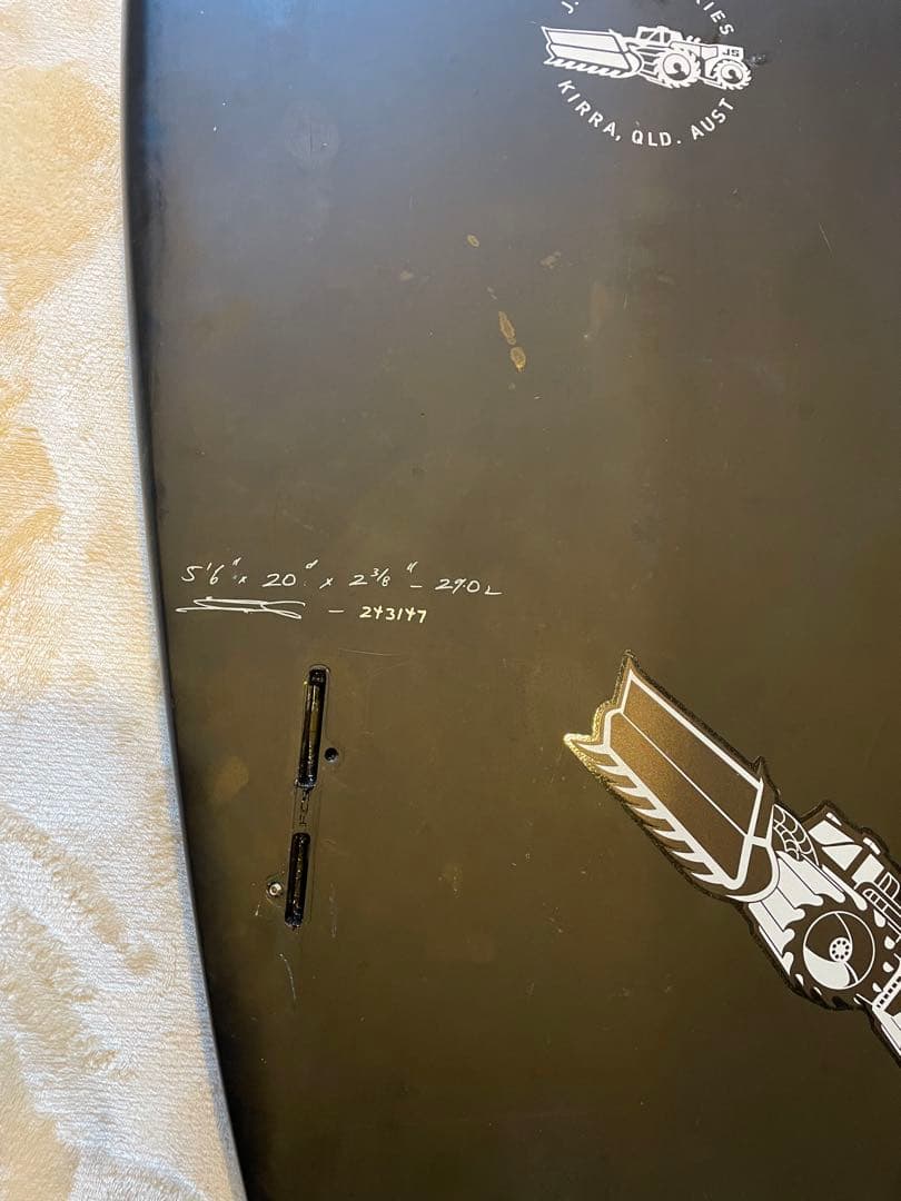 JS “BLACK BARON” 5.6 EPS サーフボード　ツインフィン