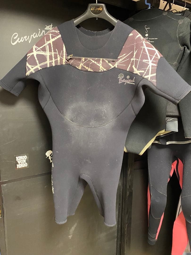 カーバイン☆Bergsund ☆スプリングウェットスーツ