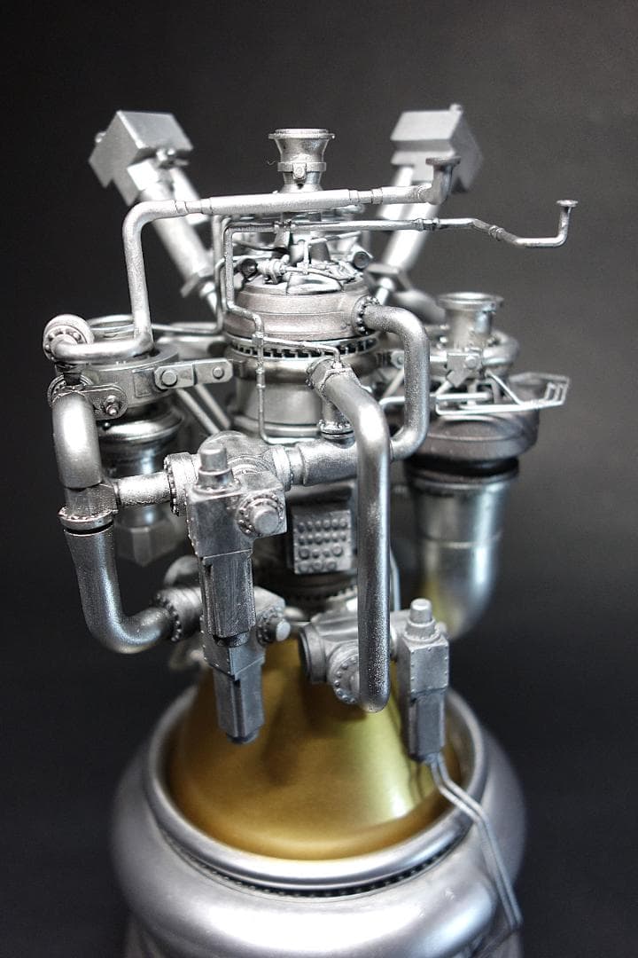 JAXA LE-9 ロケットエンジンモデル完成品