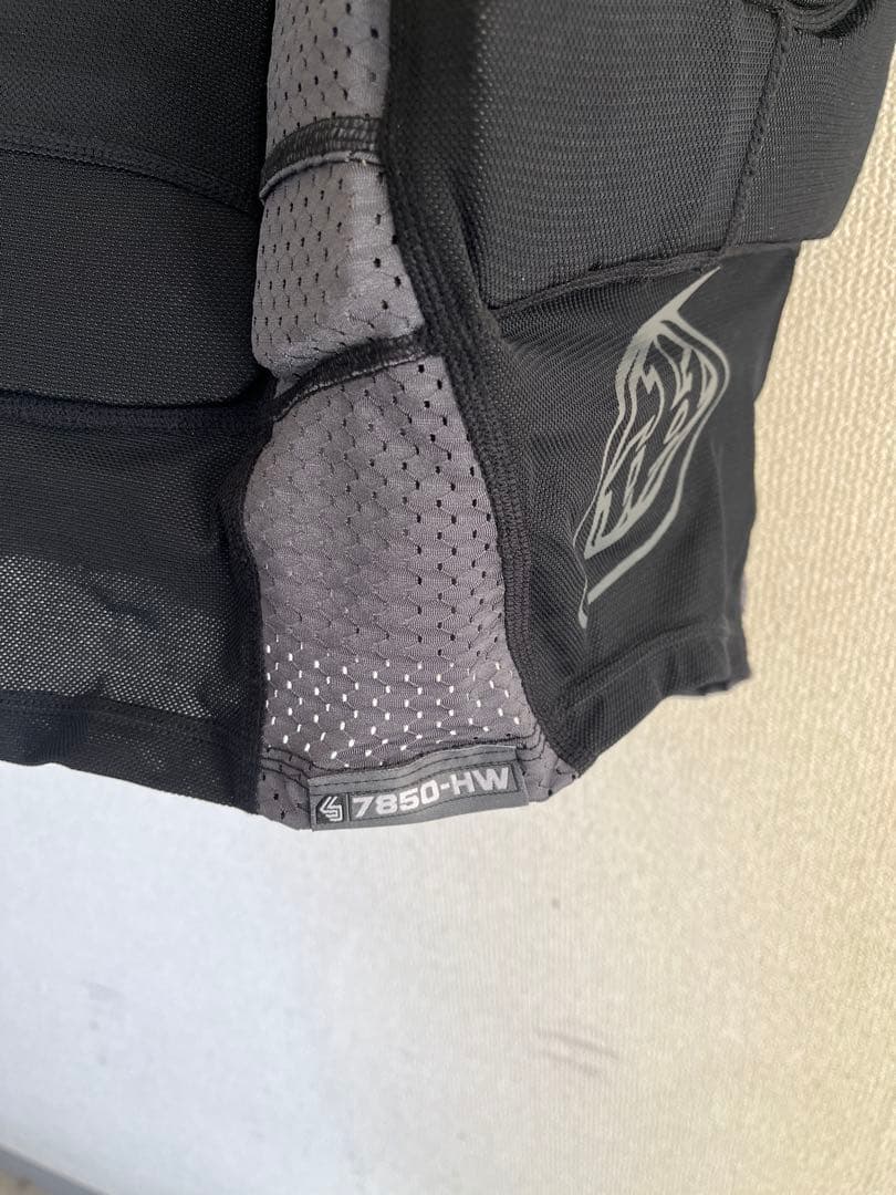 Troy Lee Designs トロイリーデザインズ プロテクター　サイズL