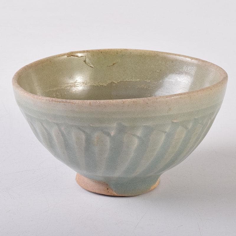 中国　龍泉窯　青磁　刻蓮弁文　茶碗　C　R8085