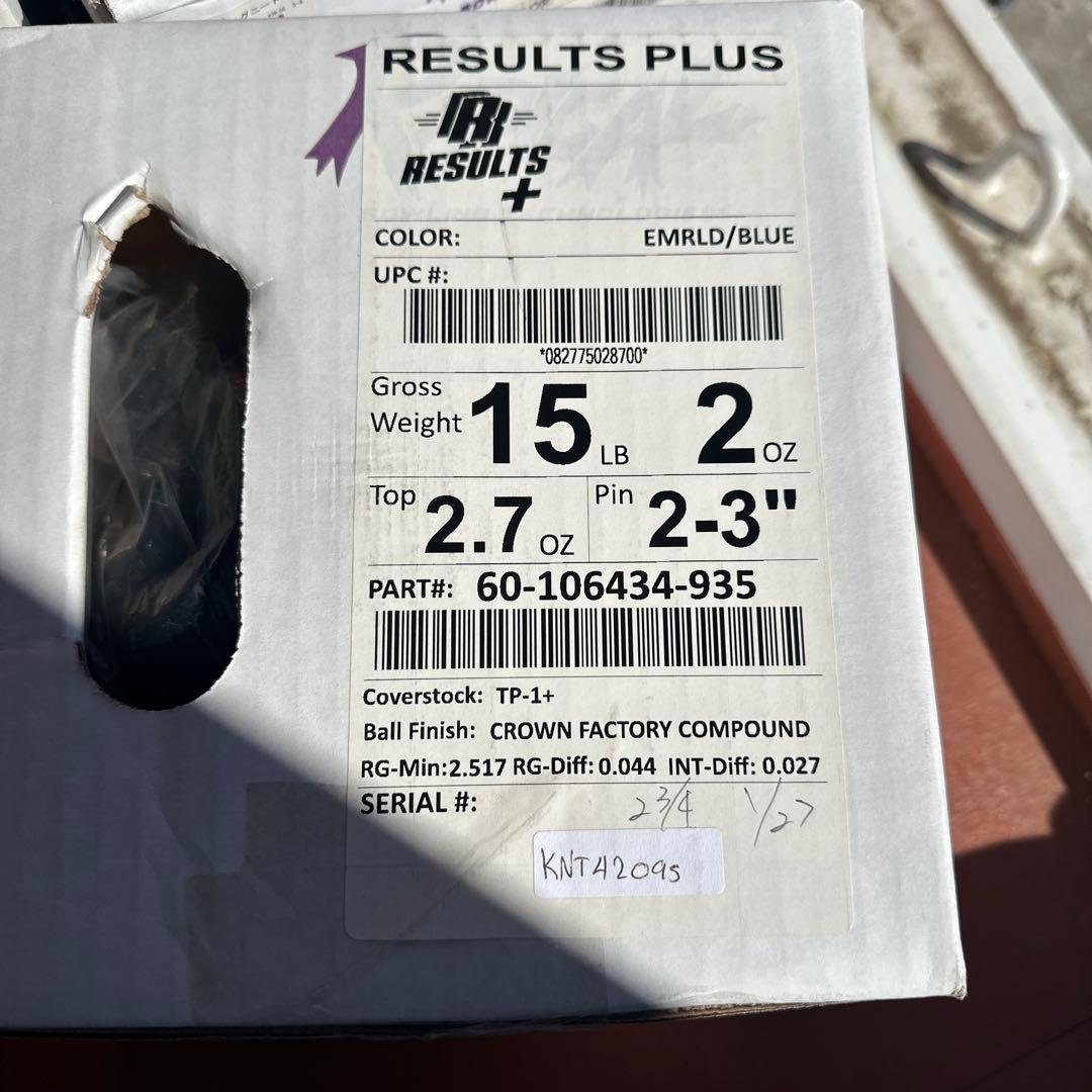 RESULTS PLUS ボウリングボール 15LB EMRLD/BLUE