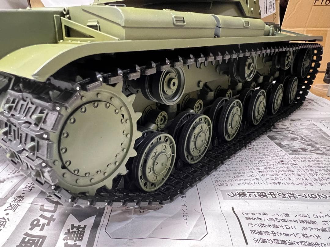 ヘンロン 戦車 KV-1s 新品 組み直し 塗装済 フルセット プレオーダー品
