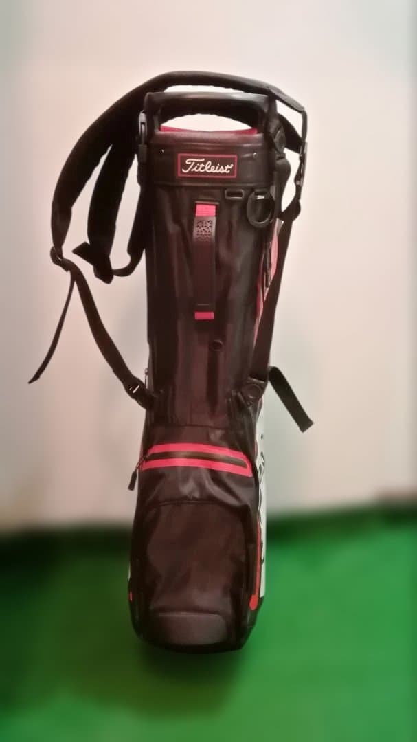 Titleist STADRY キャディバッグ ブラック/ピンク　フードなし