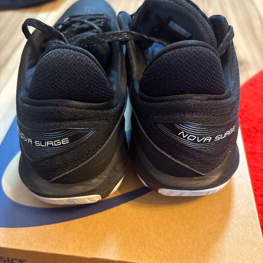 【美品】ASICS nova surge low 黒 28cm