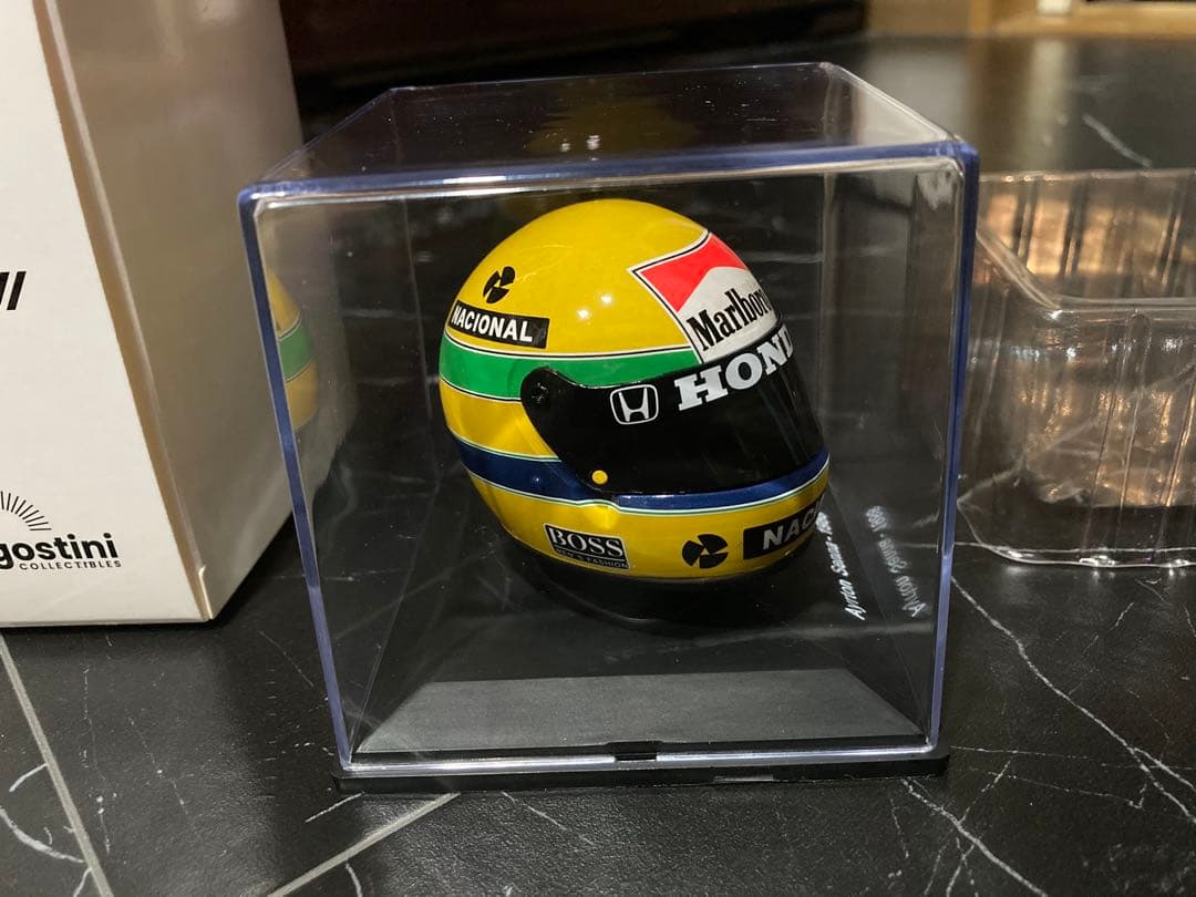 超激レア　マルボロ仕様　デアゴスティーニ　1/5 ヘルメットコレクション セナ