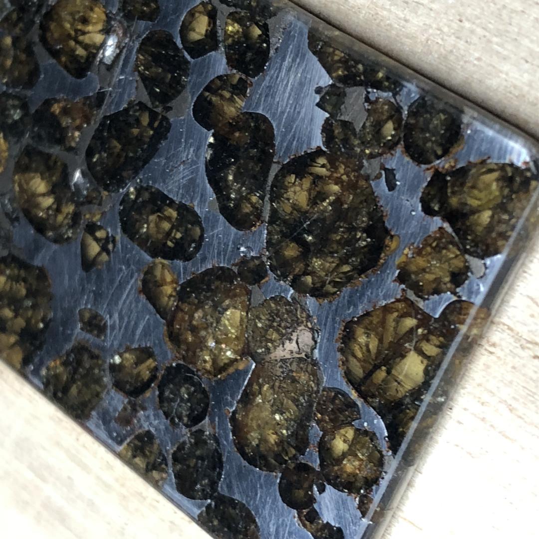 S*A様 パラサイト隕石 隕石　石鉄隕石　セリコ隕石 美品　重さ約7ｇ　ケース付