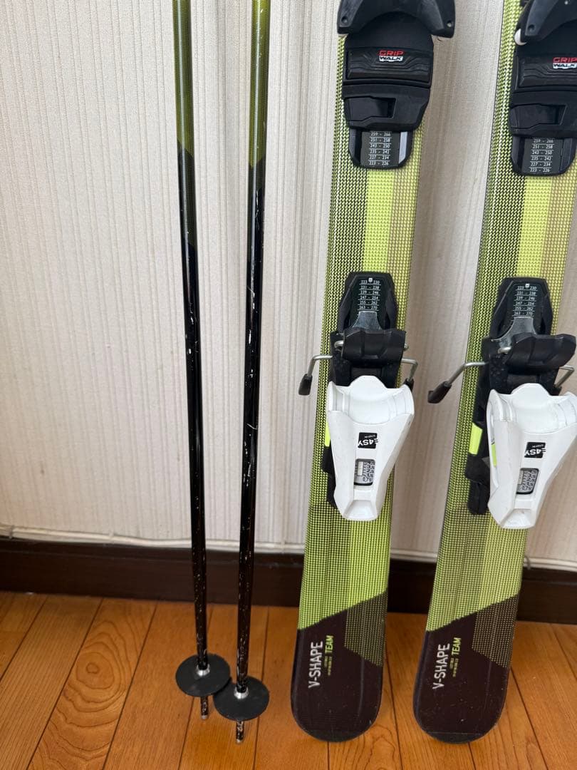 ラッキー⭐︎　HEAD TEAM スキー板とストックセット　子供用