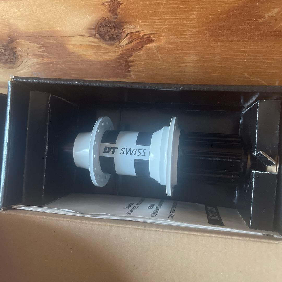 未使用 DT SWISS カーボンセラミックハブ 28H ロード シマノ11S