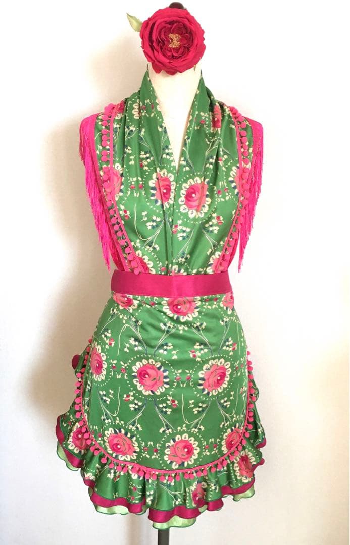 フラメンコ 衣装 エプロン ロングシージョ バラ柄 グリーン ピンクポンポン