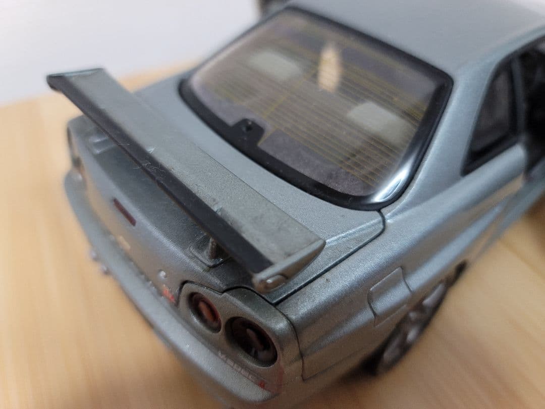 ミニカー AUTOart 1/18 R34 GT-R