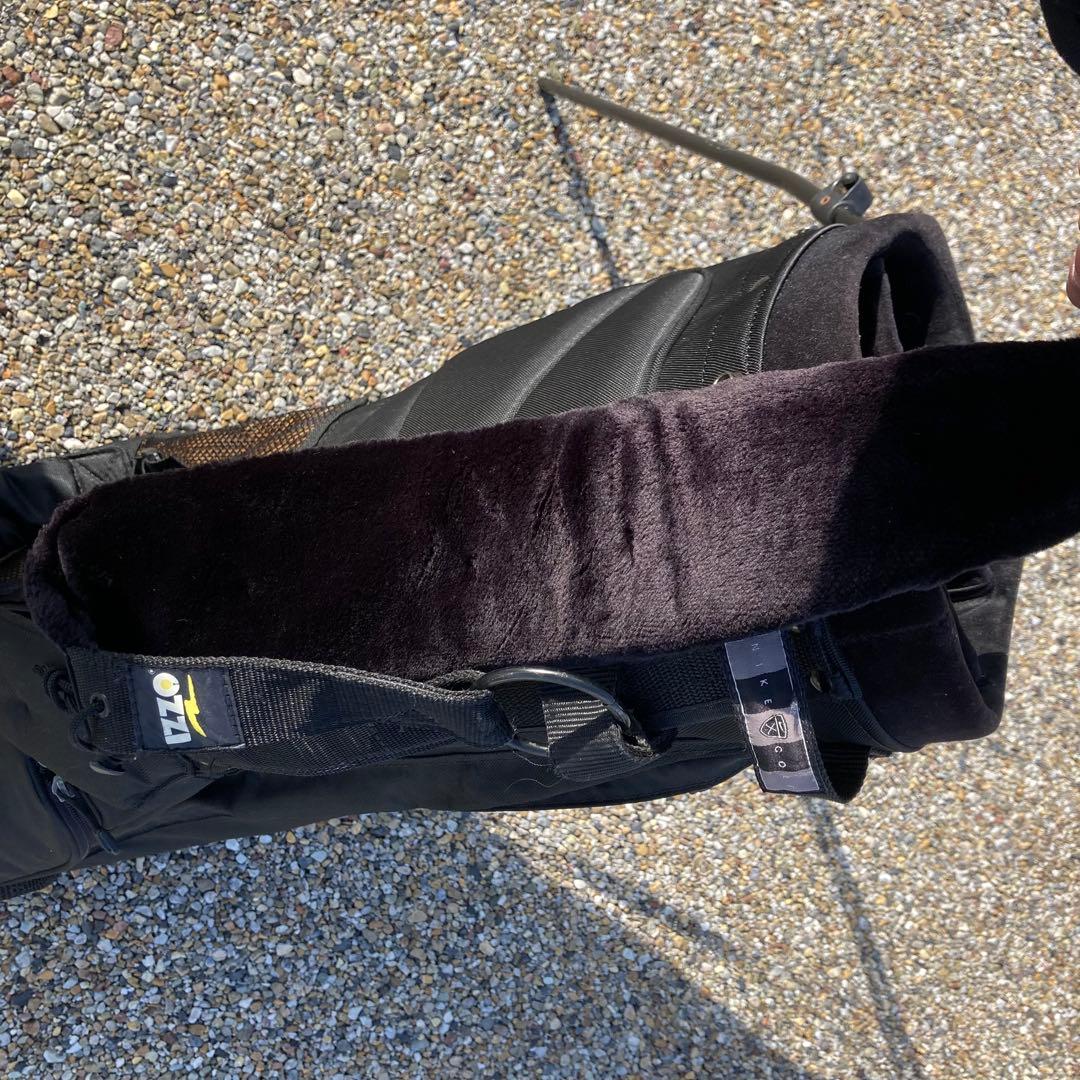 ◯ NIKE ナイキ　キャディバッグ　ゴルフバッグ　スタンド式　軽量