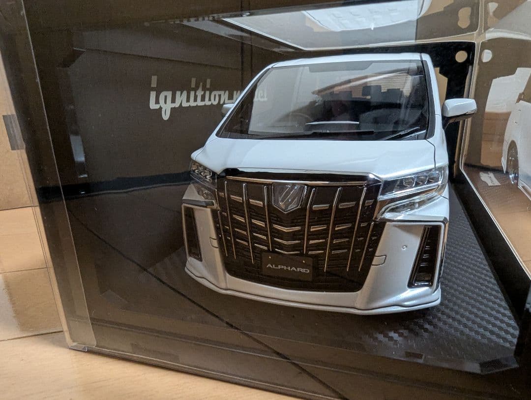 イグニッションモデル　1/18 30アルファード