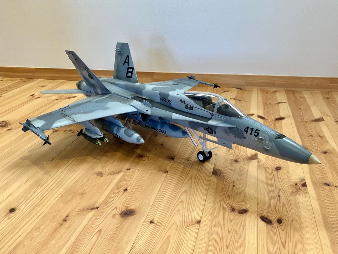 航空機・ヘリコプター bbi 1/18 F/A-18 HORNET