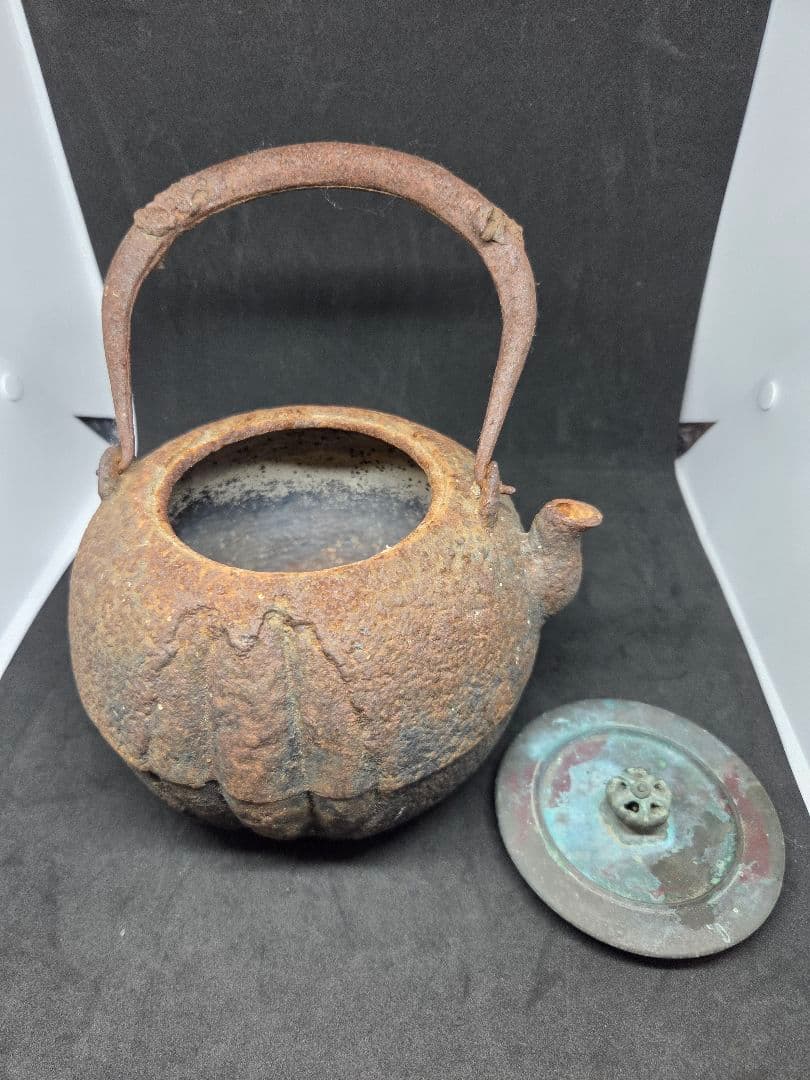 1*0様 龍文堂造 鉄瓶 鉄製 丸型鉄瓶 南部鉄器 急須　工芸品 金属工芸 囲炉