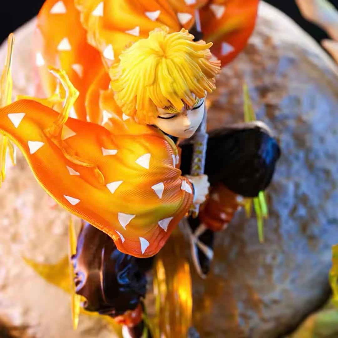 鬼滅の刃 我妻善逸 雷の呼吸 壱ノ型 霹靂一閃 フィギュア LEDライト付き