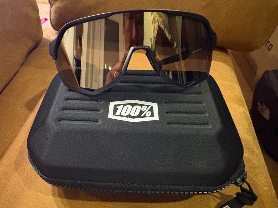 100% S2 マットブラック / ゴールドミラー ワンハンドレッド サングラス