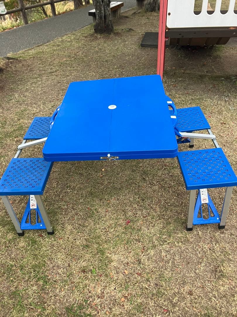 折りたたみキャンプテーブルセット 4人用　パラソル付き