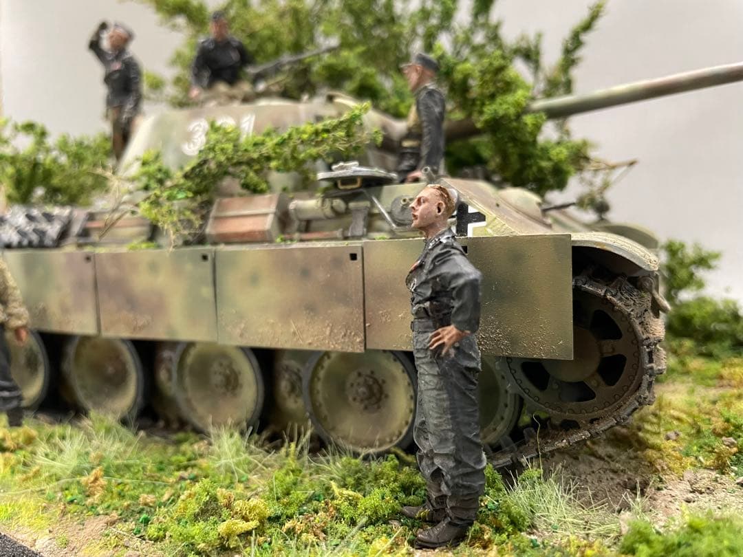 戦車ジオラマ　1/35 ドイツ　パンターG型と戦車兵