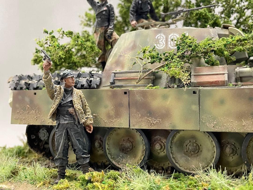 戦車ジオラマ　1/35 ドイツ　パンターG型と戦車兵