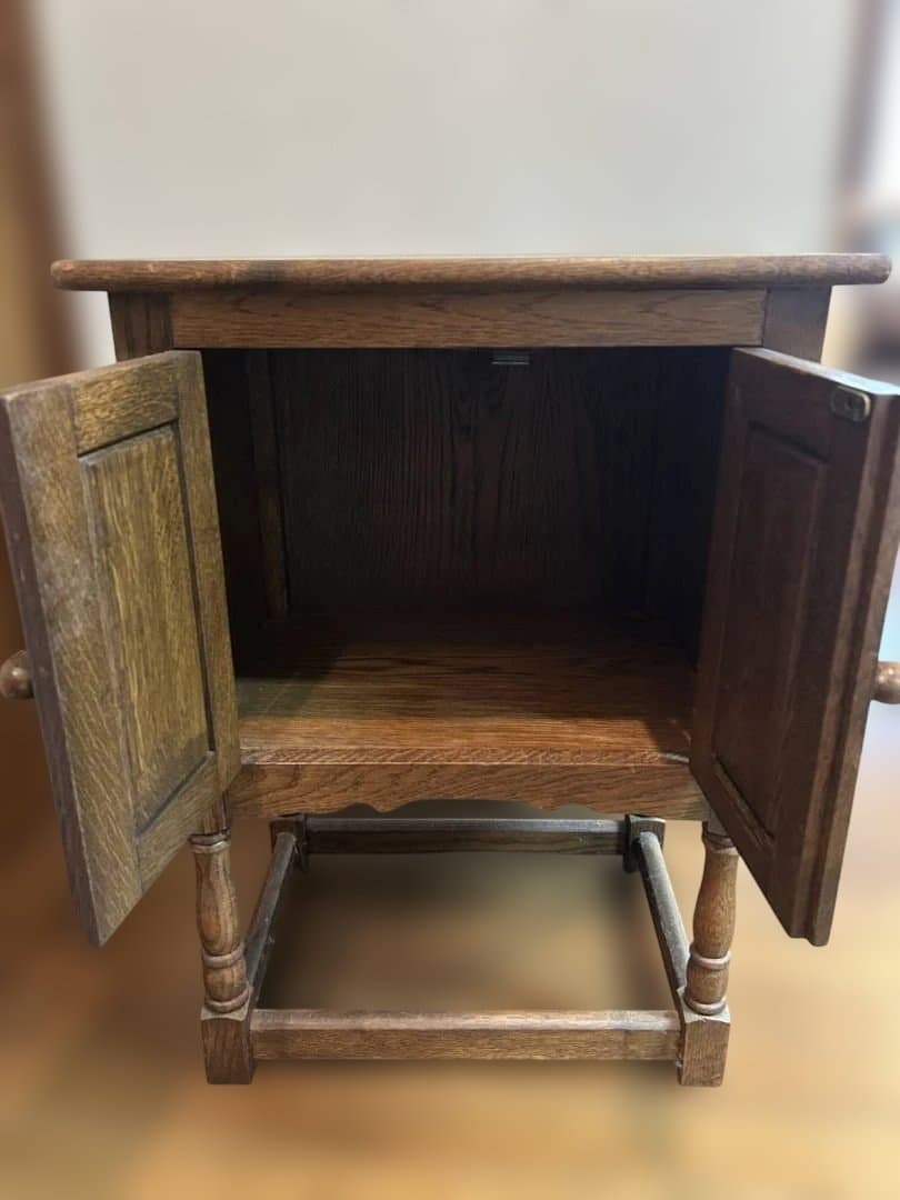 キャビネット　観音開き　アンティーク家具