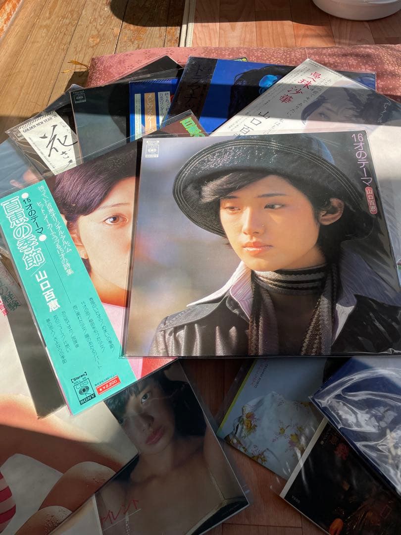 山口百恵特大ポスター（額付き）➕各種レコードセット