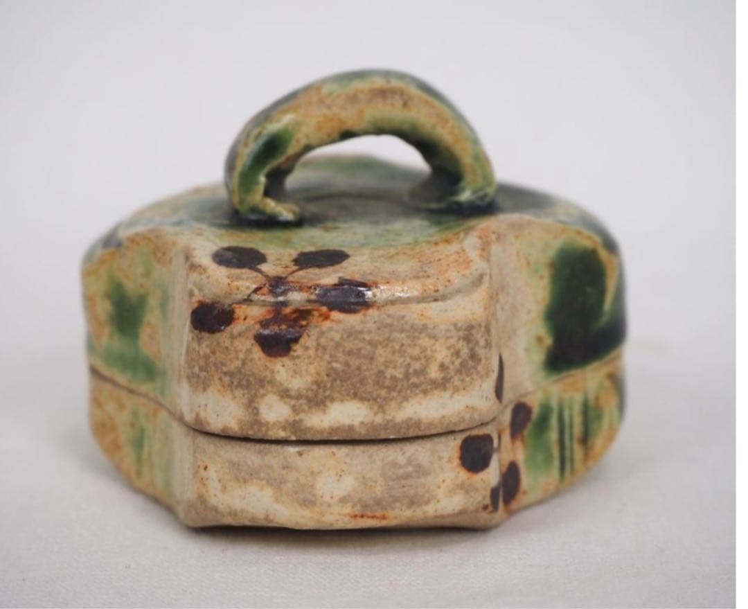 送料無料　江戸明治　古い織部香合/香盒　美濃焼 香道具華道具 蓋物古美術骨董古玩