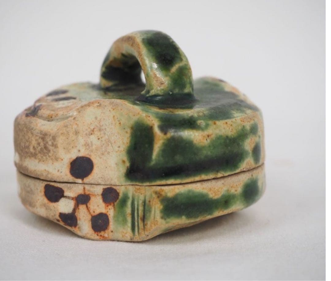 送料無料　江戸明治　古い織部香合/香盒　美濃焼 香道具華道具 蓋物古美術骨董古玩