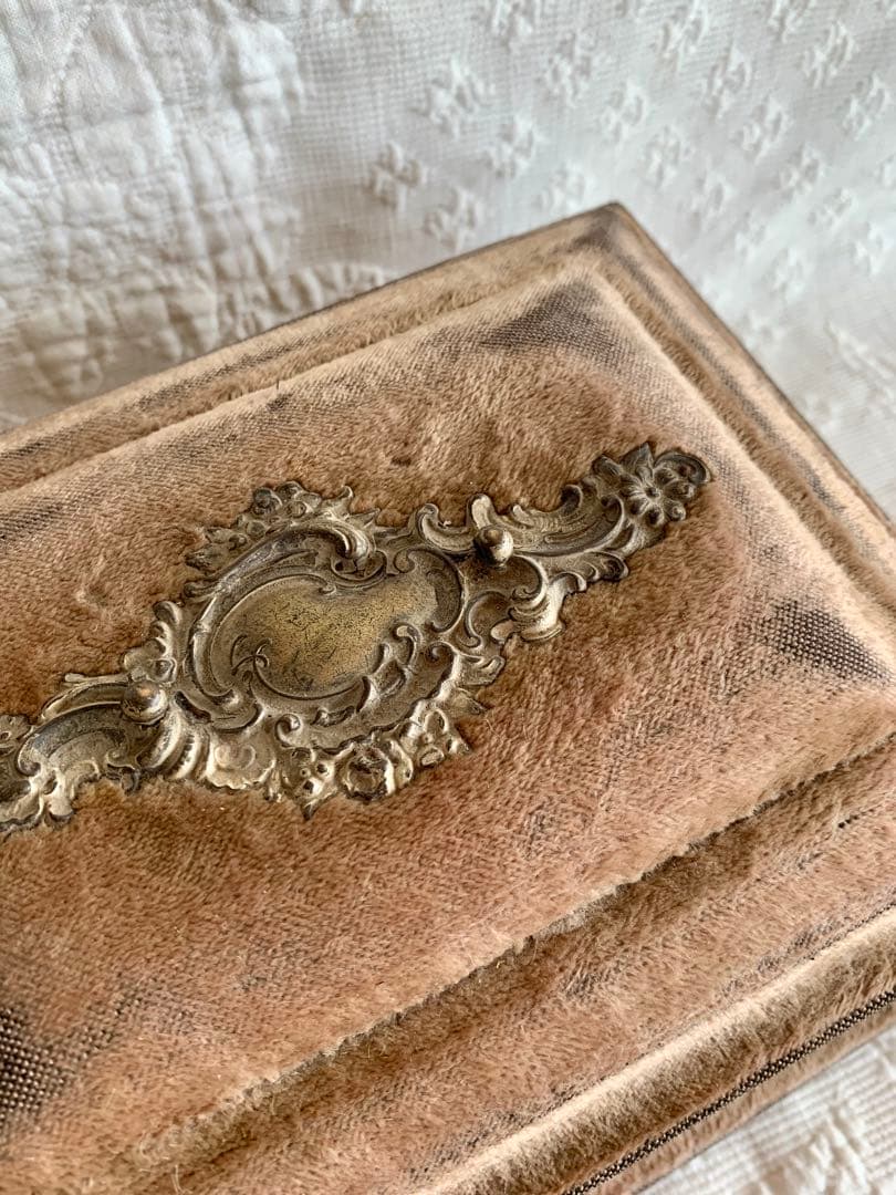 フランスアンティークベージュピンクのベルベットジュエリーボックス※シルクサテン