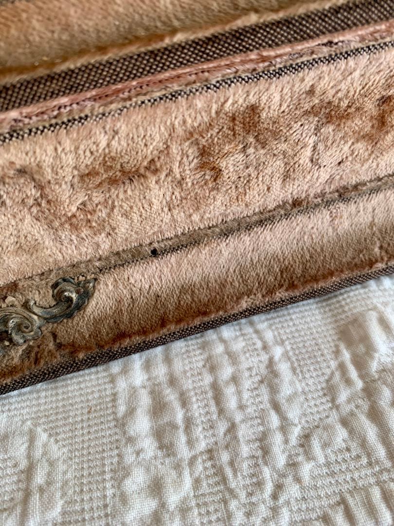 フランスアンティークベージュピンクのベルベットジュエリーボックス※シルクサテン