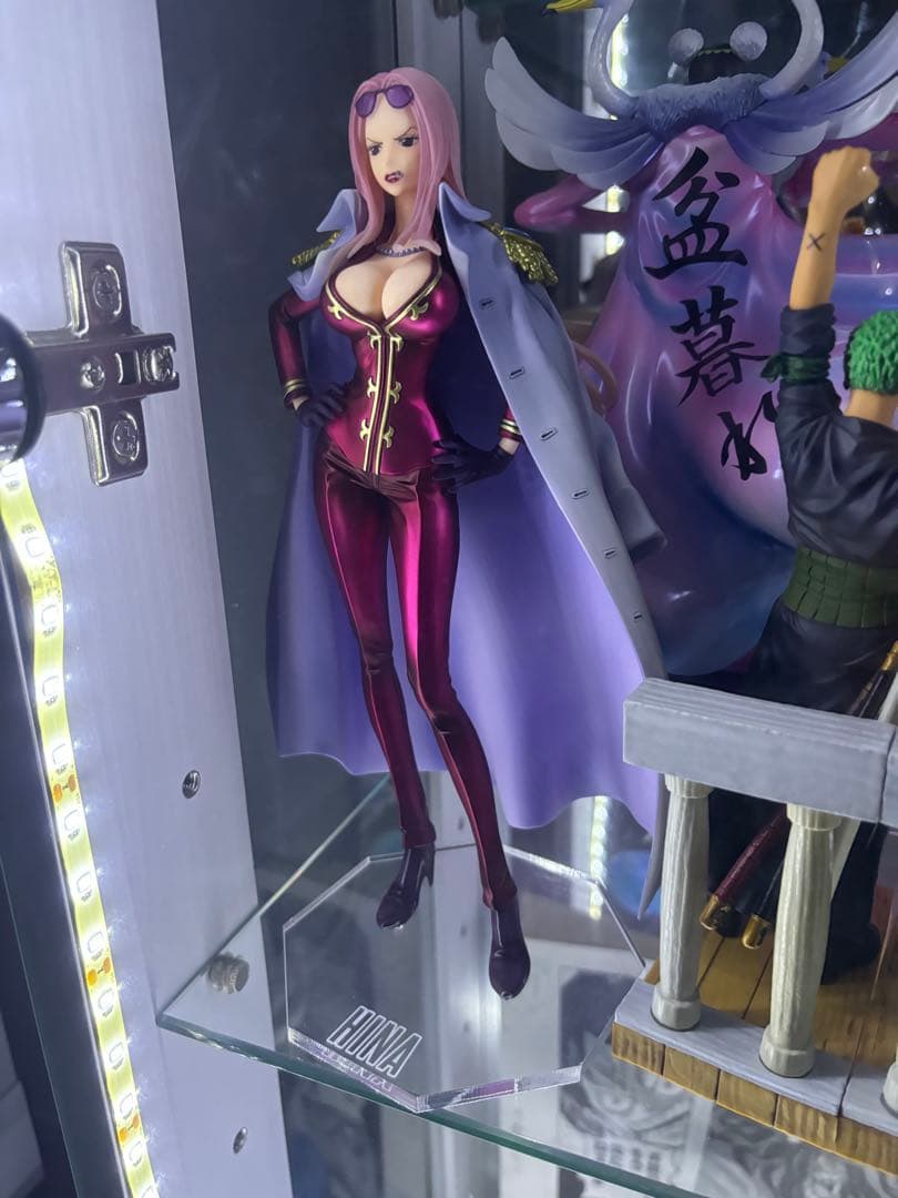 ワンピース フィギュア pop ヒナ　アクリル台座つき