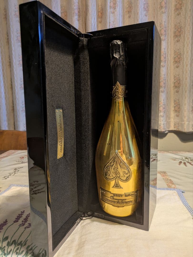 Armand de Brignac アルマンドGOLD 箱、袋付