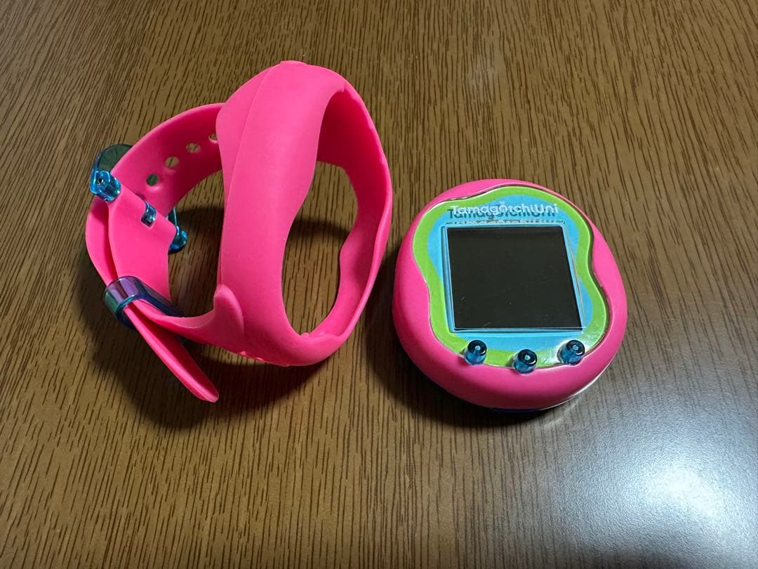 たまごっちuni 本体　ピンク　バンド付き