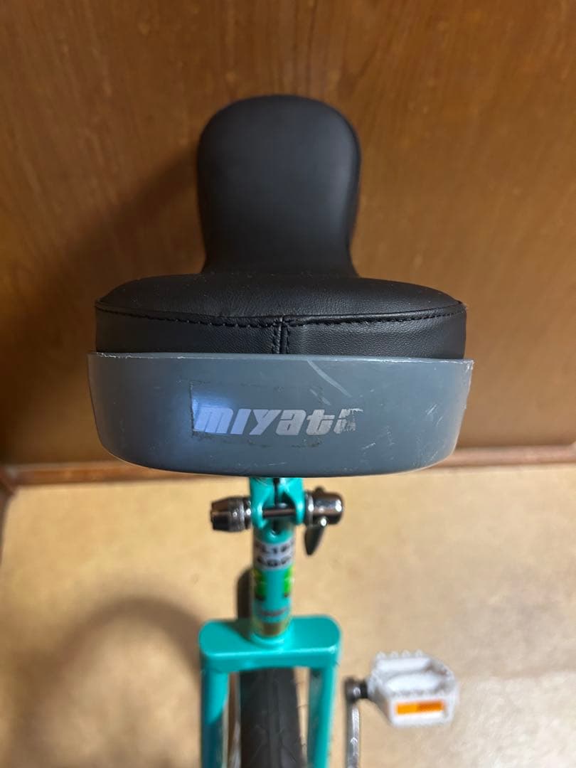 ミヤタ フラミンゴ 競技用一輪車 18×1.75