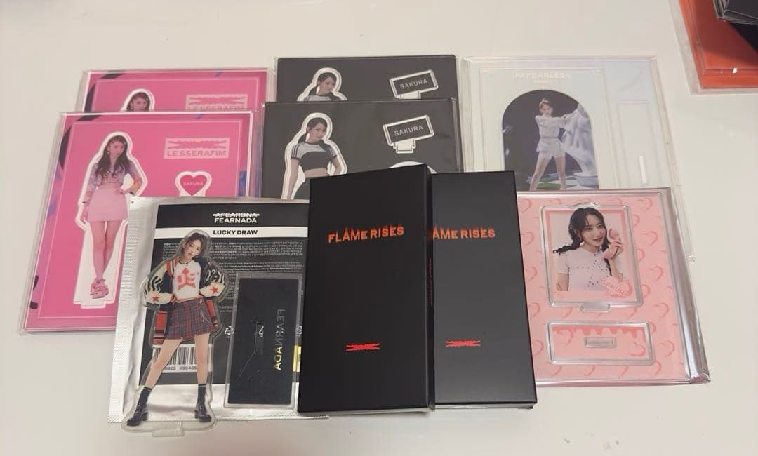 sakura lesserafim アクスタセット