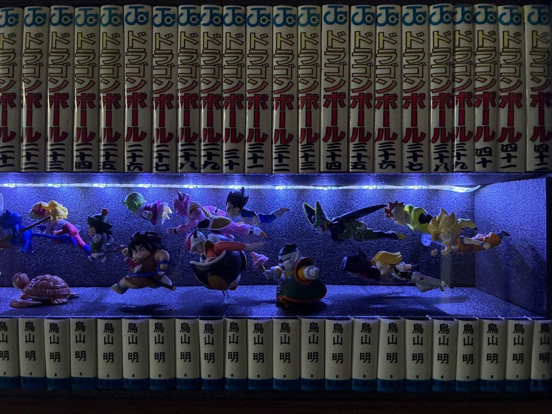 ドラゴンボール コミック 背表紙 フィギュア 24体＋LEDディスプレイケース