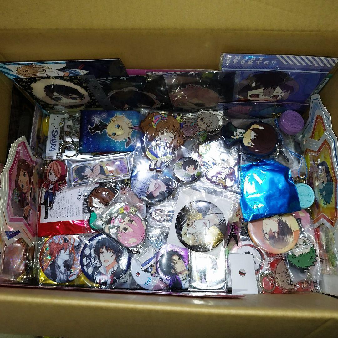 大量 アニメ ゲーム グッズ 缶バッジ 紙類 まとめ売り 格安 処分 セット