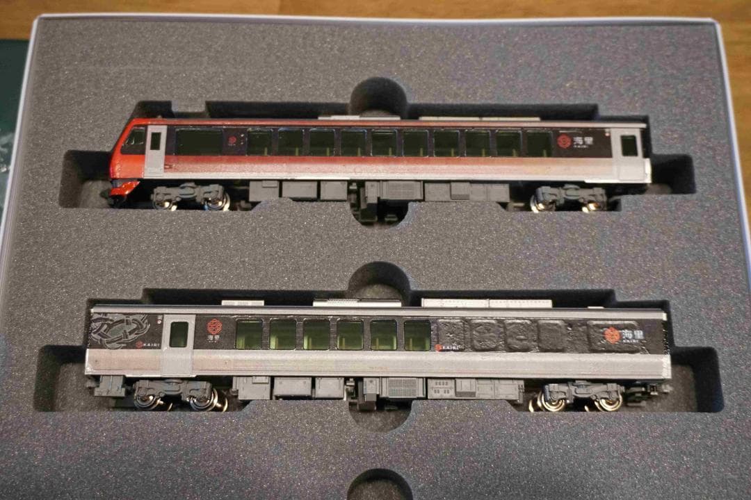 KATO製 HB-E300系　「海里」ラッピング仕様　4両編成セット