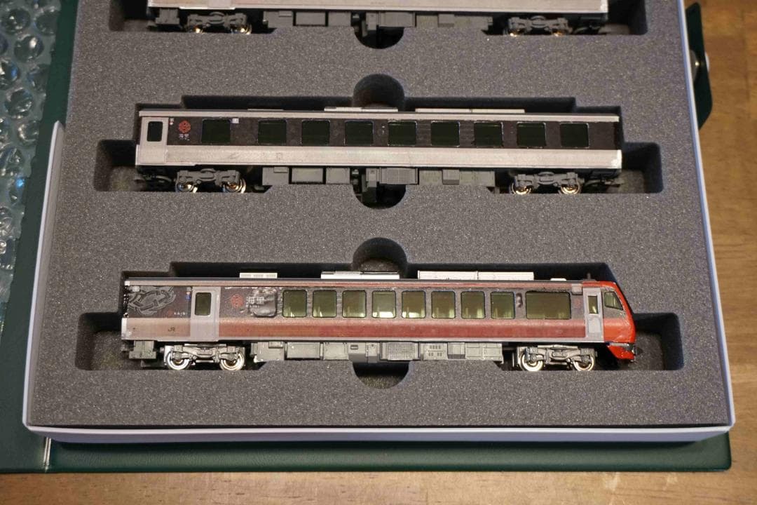 KATO製 HB-E300系　「海里」ラッピング仕様　4両編成セット