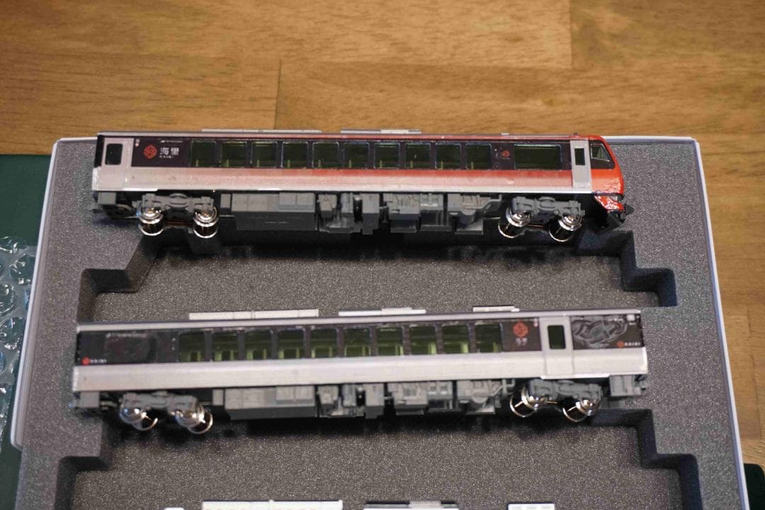 KATO製 HB-E300系　「海里」ラッピング仕様　4両編成セット