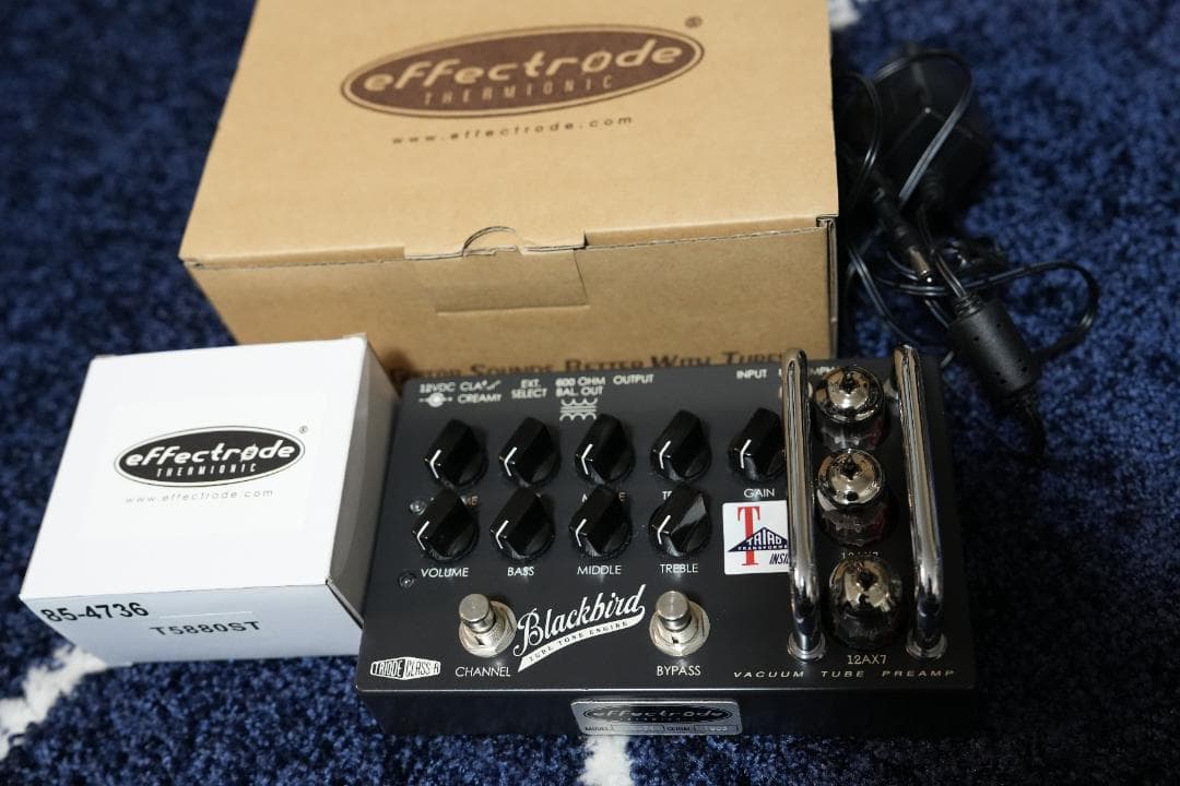 Effectrode Blackbird SR-71　真空管プリアンプ