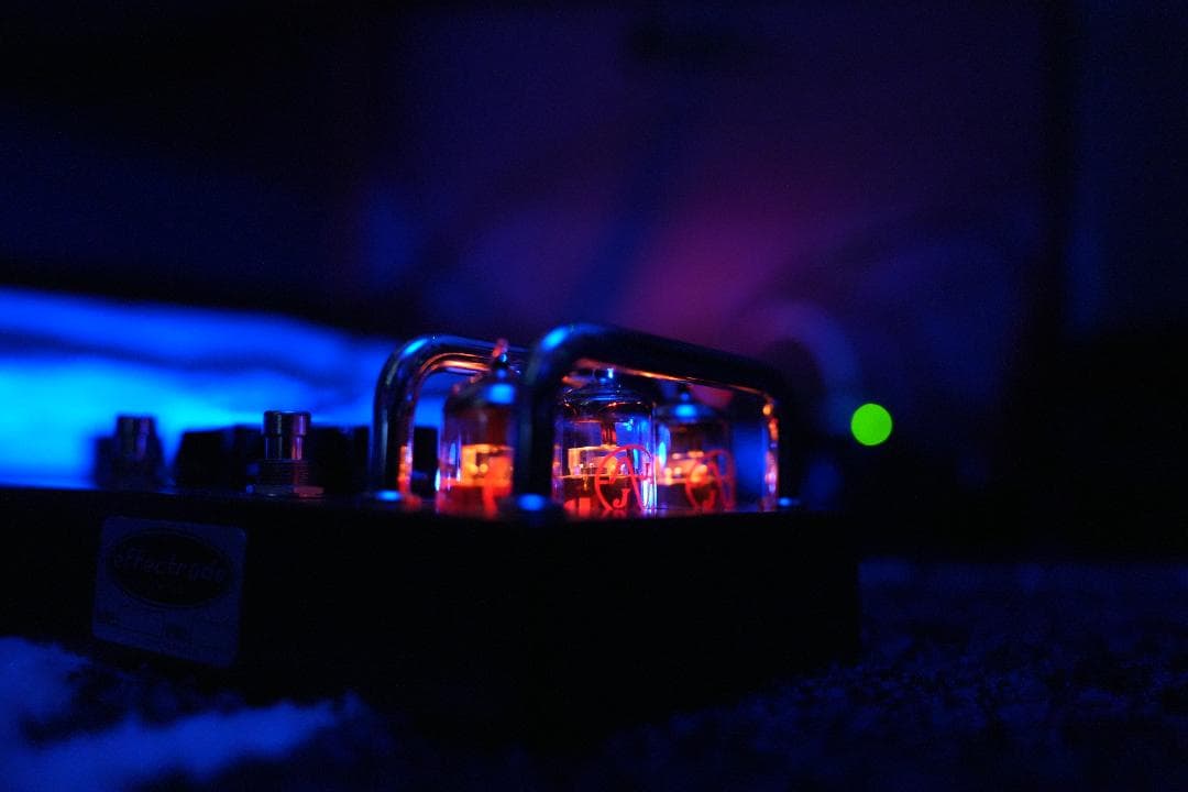 Effectrode Blackbird SR-71　真空管プリアンプ