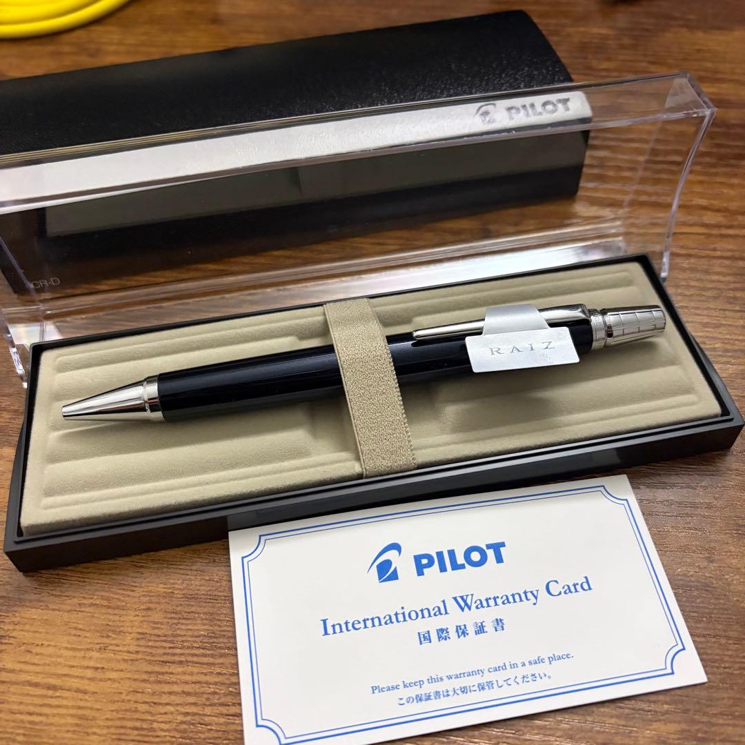 極美品 パイロット 油性ボールペン ライズ 細字0.7mm スターライトブラック