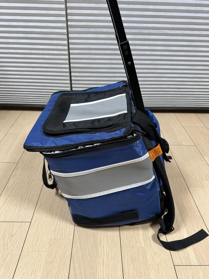 防災用のリュック（車付き、水袋にもなる）