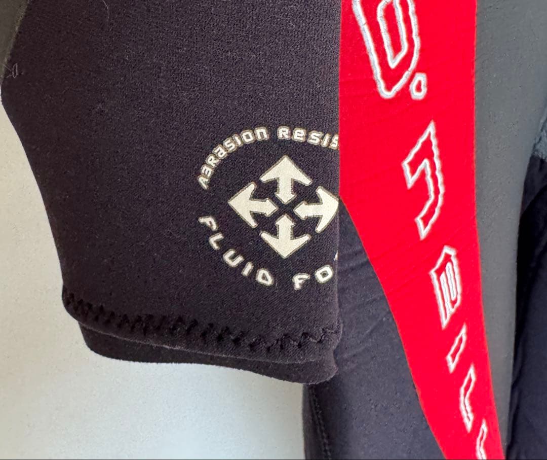 【美品】O'Neill ウェットスーツ 　『セミドライ』5/3mm日本製　裏起毛