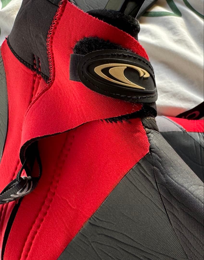 【美品】O'Neill ウェットスーツ 　『セミドライ』5/3mm日本製　裏起毛